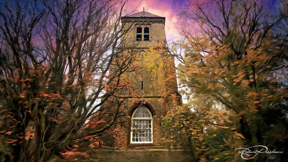 De monumentale kerk in #Nieuwenhoorn, de bouw werd voltooid in 1512, dus... nu in 2024 is het wel 512 jaar oud! Sinds de komst van de Watergeuzen in 1572 toont deze kerk nog vaak, het hemelse paars met ingetogen waardigheid.

#church #monument at #Nieuwenhoorn #VoorneaanZee