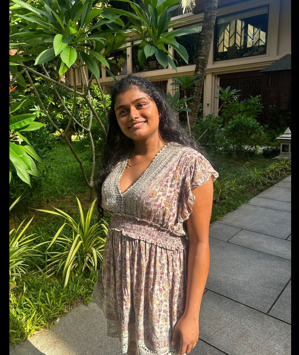 rahini_126's tweet photo. ♥️
#raha #andamandiaries 
#duskybeauty #curlyhair 
#love #BeingMe 
#staycation #andaman 
#IslandVibes #browngirl
#brownbeauty https://t.co/P7LBP3pArg
