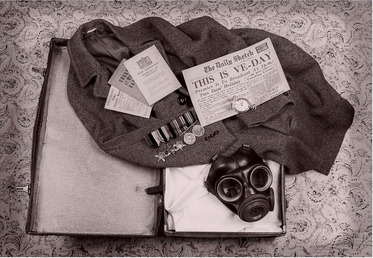 Remembering my dad &amp; all the men &amp; women who fought for our freedom. So sad that the USA voted in a man who admires Hitler &amp; Far Right policies. Ostensibly trashing all their WW2 Veterans who fought against the Nazis &amp; Far Right.