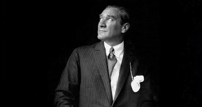 WartexLofty's tweet photo. 🇹🇷 Saygı ve özlemle... Atatürk’ü anıyoruz. 🇹🇷
Ulu Önder Mustafa Kemal Atatürk'ün ideallerini yaşatmak bizim elimizde. 10 Kasım, sadece bir anma günü değil; onun izinde yürüdüğümüzün, ilke ve inkılaplarına sahip çıktığımızın bir göstergesi.
#10Kasım #Atatürk #MustafaKemalAtatürk https://t.co/evbe9ca3Wv