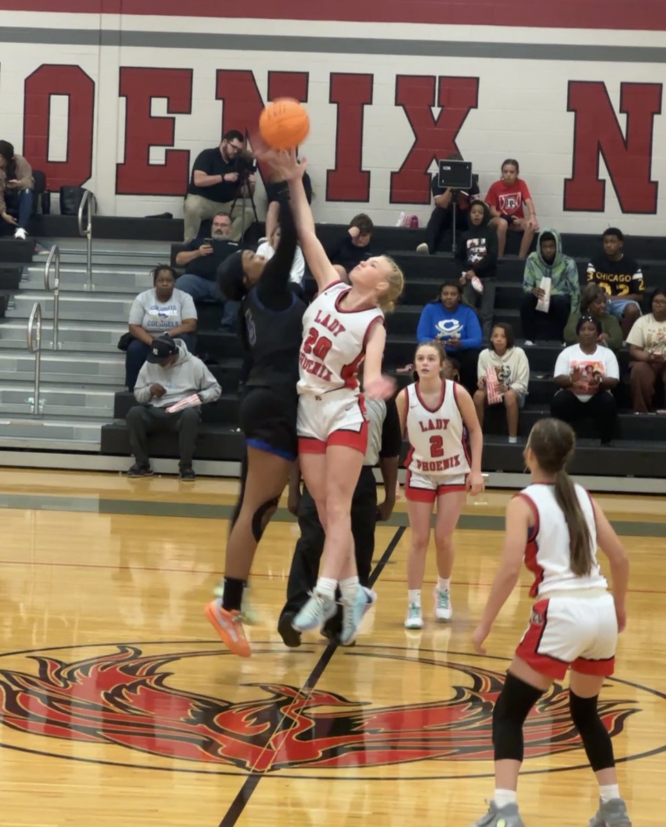 grassmonkey6's tweet image. Helllllloooo basketball season! Yesterday was a hard fought battle. Red Bud comes out on top! Great work by the team! 
#20rebounds 
#soreeverywhere