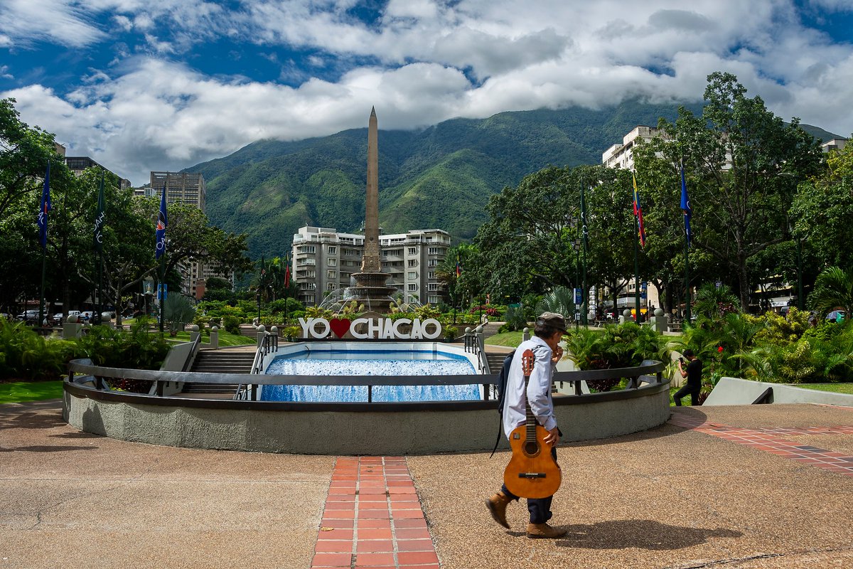 jimmyvillalta's tweet photo. CARACAS Random 4. #Caracas #venezuela #CaracasRandom #caracascity #caracas_ve
#ccs #caraqueños #caracasfotogénica #streetphotography #streetpeople #people #venezuelaes #venezolanos #zumapress https://t.co/APJQN7TjQd