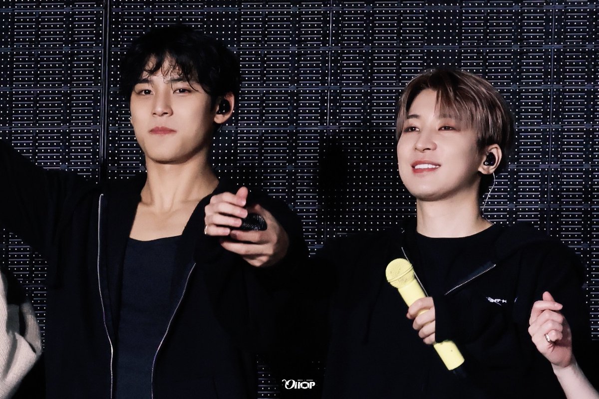 meaniehoon's tweet photo. minwon in LA 💚💜 https://t.co/dGKHvnJulH