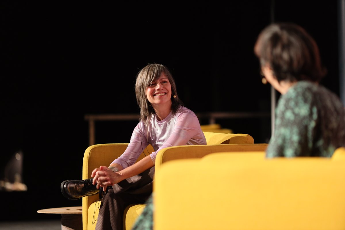 bcnliteratura's tweet photo. 🟣THE FUTURE IS FEMALE! 

Gran conversa amb Lisa Yaszek, que ens ha descobert el món de moltes autores pioneres de la ciència-ficció. https://t.co/c2UhdXMDhI