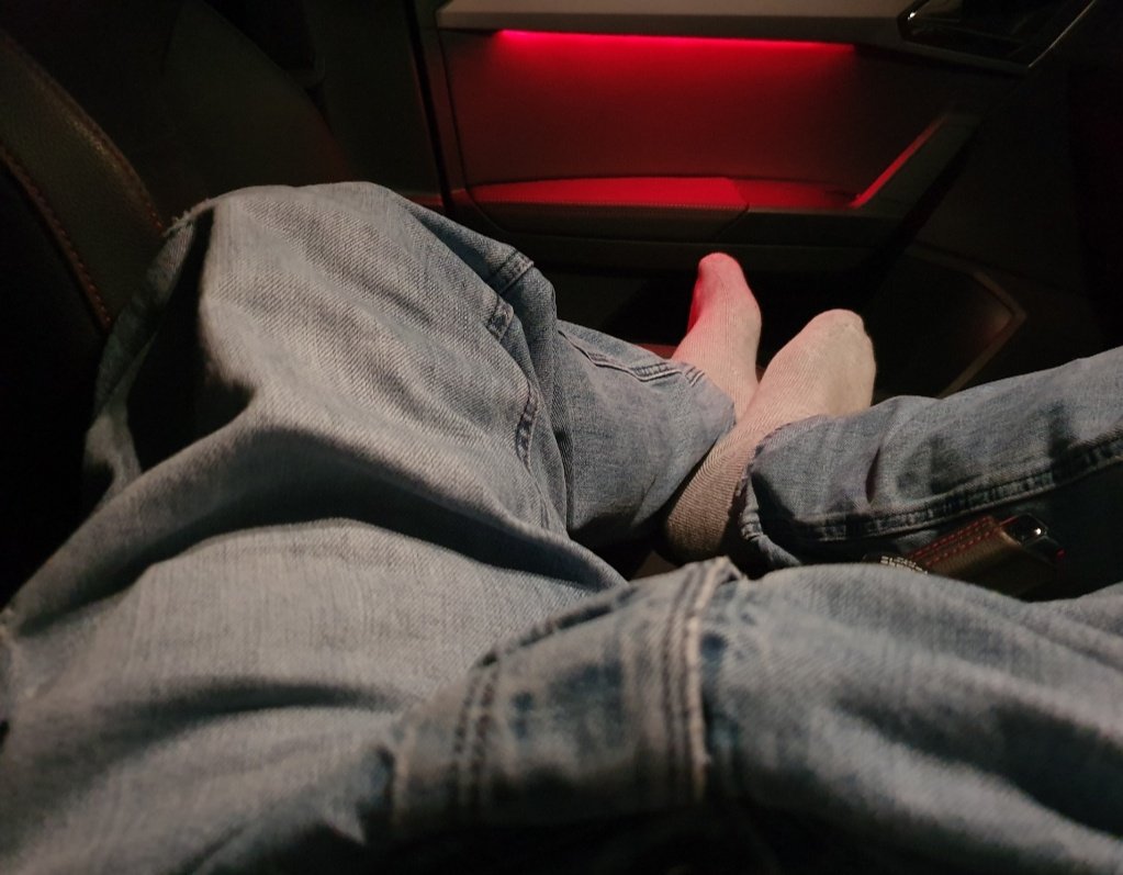 Whiterock022020's tweet photo. #gayboy #feetِ #footfetısh #bulge #boot #boysbeingboys https://t.co/39dxONom5b