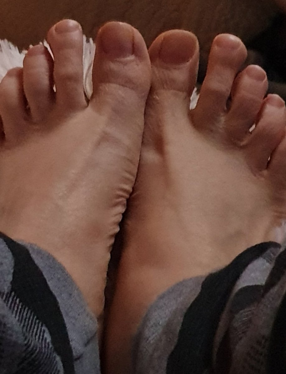 Whiterock022020's tweet photo. #gayboy #feetِ #footfetısh #bulge #boot #boysbeingboys https://t.co/39dxONom5b
