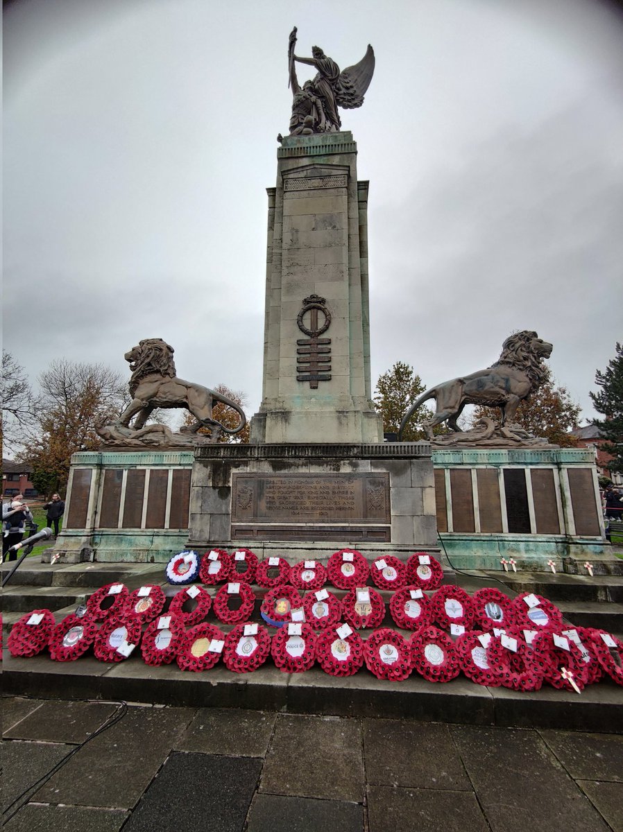 Amazing turnout for remembrance day this morning, the few pics I got don't do it justice 🪖