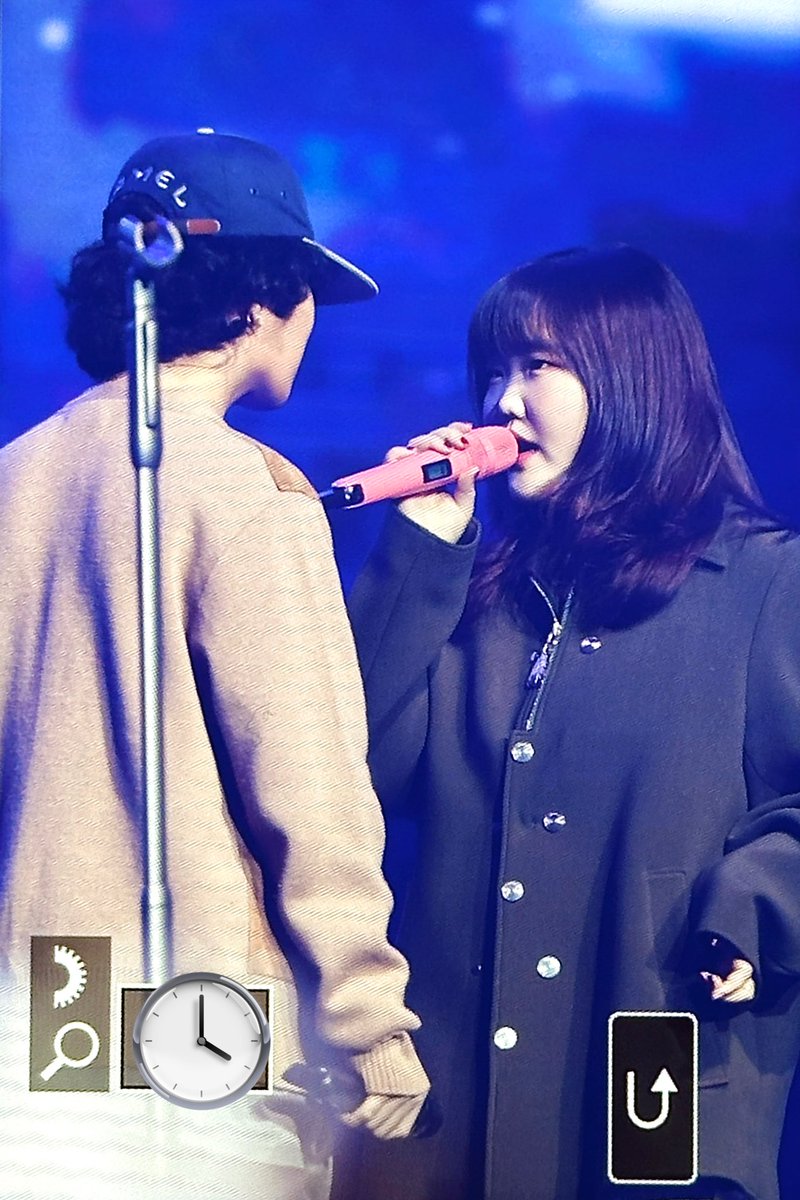 akmu407's tweet photo. 241110 스카이페스티벌
#AKMU #악뮤 #이찬혁 #이수현 https://t.co/NToDo1WVF7