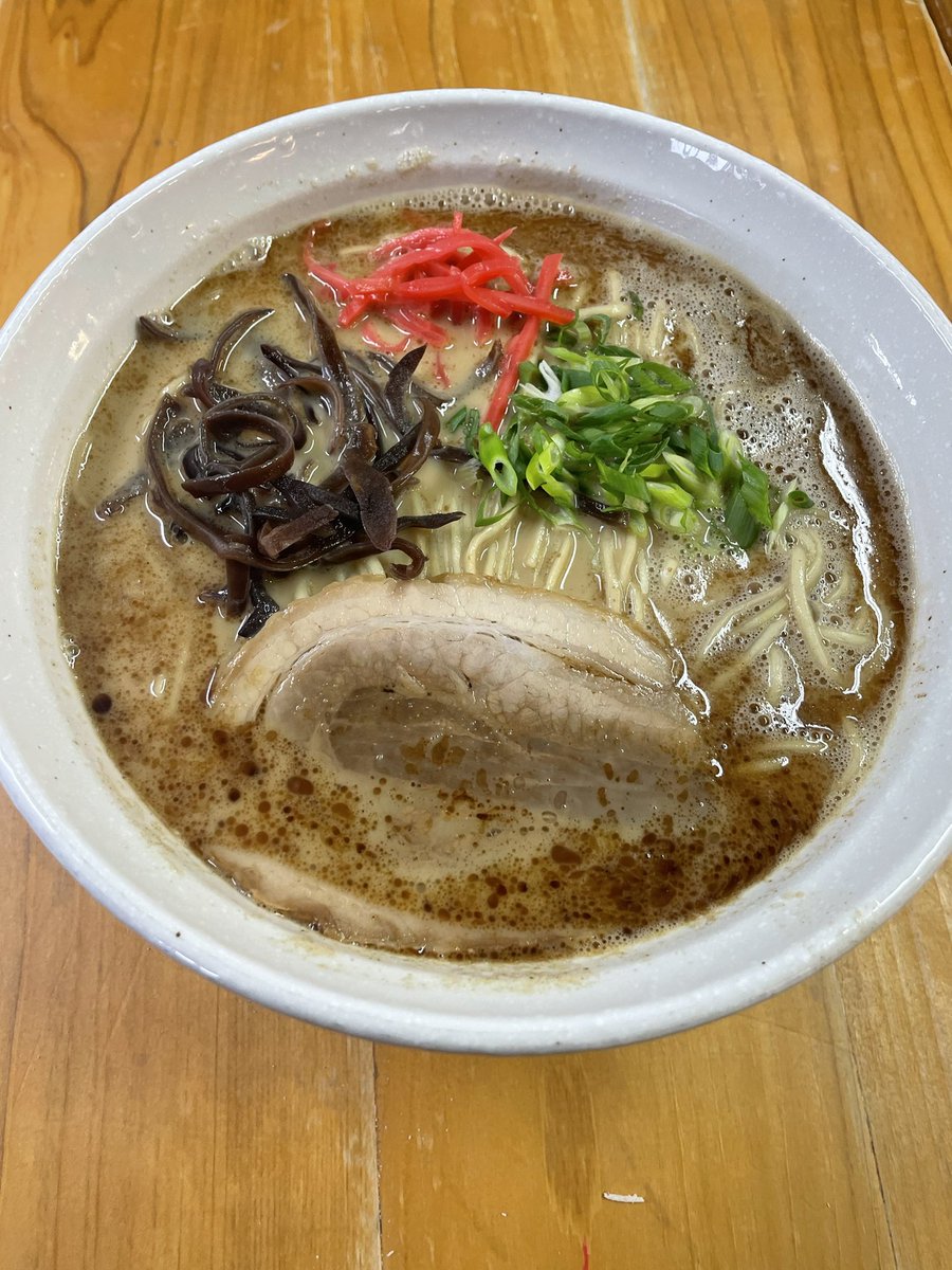 niboshinchan's tweet photo. 明日から凄い久々の
数量限定やります🍜

濃厚熊本ラーメン¥900

⭕️スープ
豚頭、牛骨、煮干し

⭕️専用麺
特六花100%中細麺150g
大盛可(200g)
※替え玉無しです🙇‍♂️

⭕️トッピング
専用豚肩焼豚
キクラゲ
万能ねぎ
紅生姜
マー油

どうぞ宜しく
お願い致します🙇‍♂️ https://t.co/4jVOXMbmKj