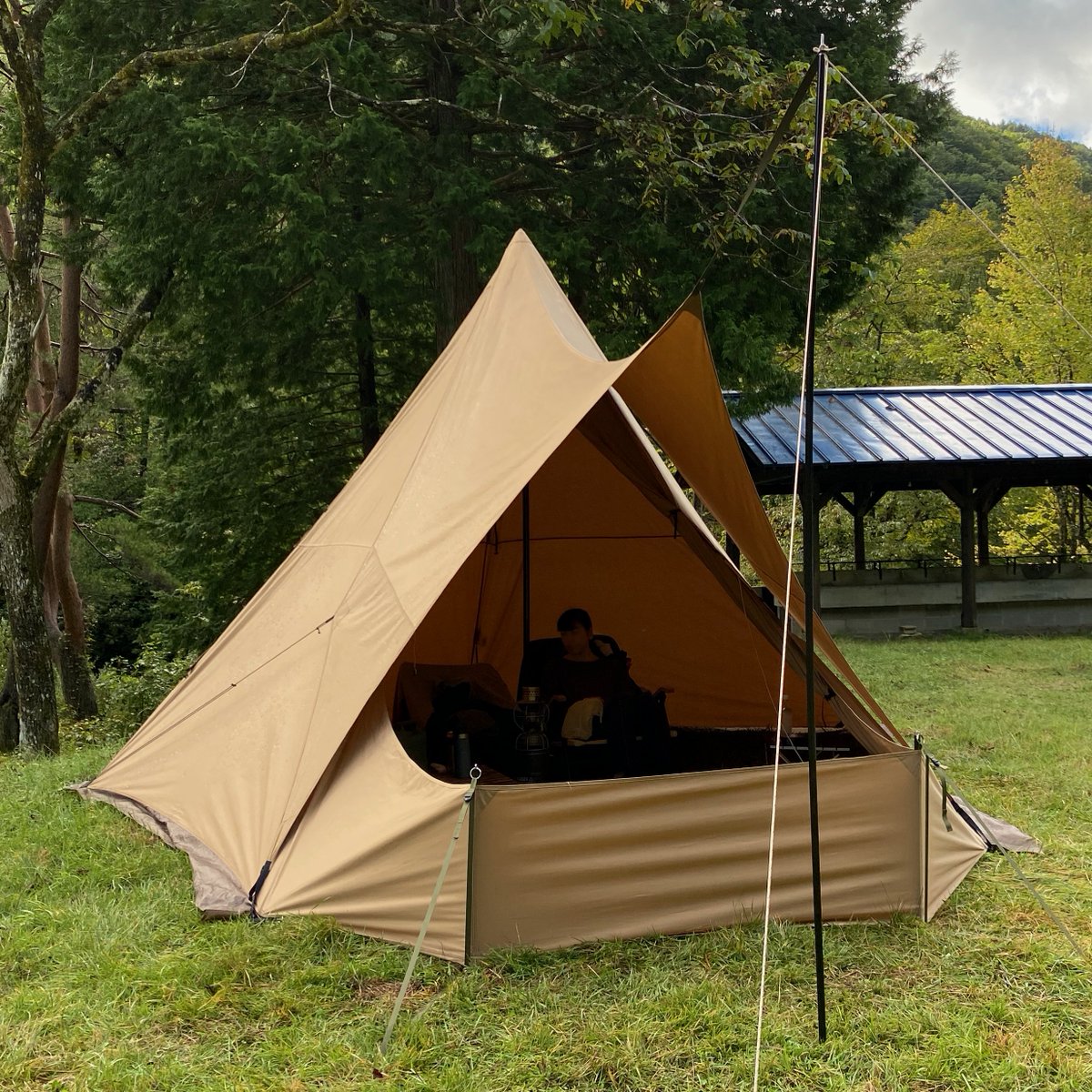 サーカスTC用のフロントヤードができました🏕️ ペグは2本に減り