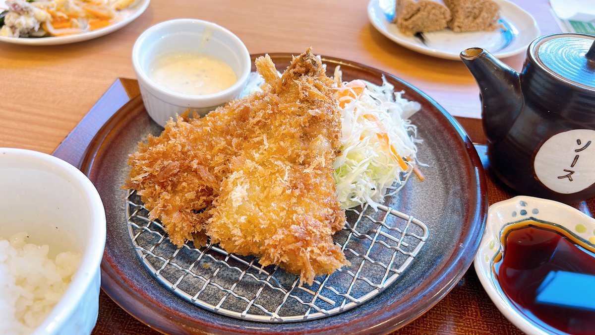 ここまで全員フォロバ完了🫶🏻

今日は刺身アジ定食🐟🍚
サクサクの衣に身がトロふわのアジ！
(｣ᐛ )｣   ̖́- ンマーーーーイ！

今日も1日お疲れ様でした🤍

💟 お願い
私をフォロー
このポストをRP

💟 お返し
フォロバ
固定ポストをRP

後ほどお返しいきますー🥰

#フォロバ100 #相互RP