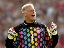 Our new goalkeeper shirt inspired by the great Peter Schmeichel Denmark Euro 92 kit 
🔵🟢🟡🟠🔴🟣⚫️🦚💪⚽️
#GK #Kitnews #keeper