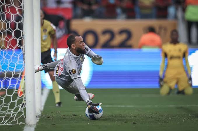 O que esse homem fará hoje entrará para a história e para os livros do futebol. O dia será de EVERSON!