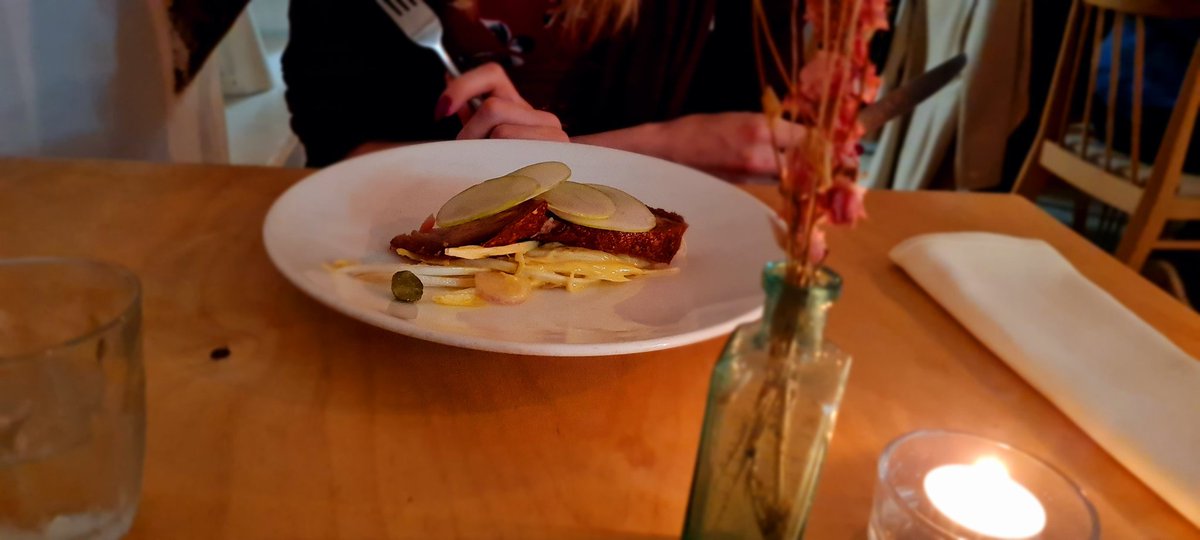 BeefuVT's tweet image. Bubblebunny took me out for really fancy birthday dinner. The food was peak 10/10 would eat out again 😫