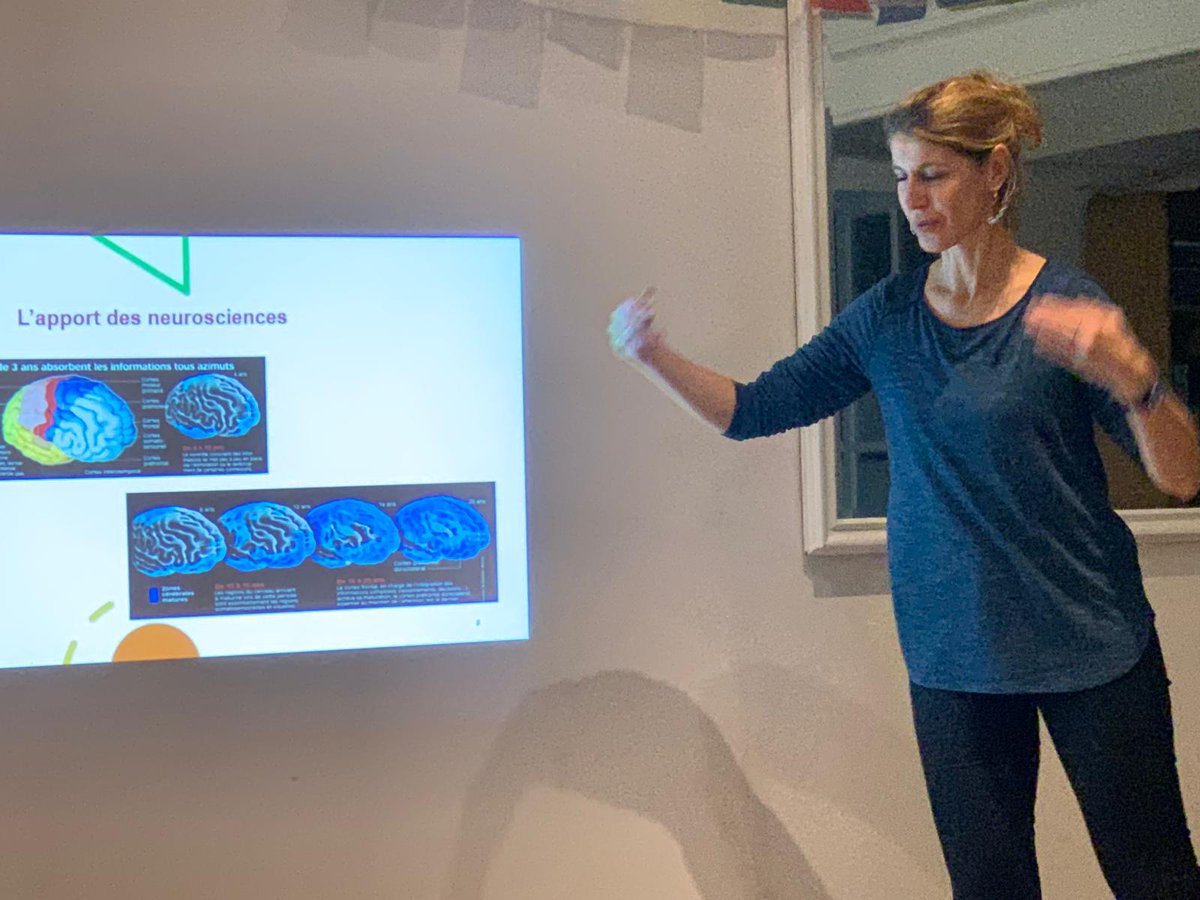 HpiMulti34107's tweet photo. La formatrice et psychopraticienne, Laurence Dionigi Lunati, a expliqué, lors de cette conférence, les besoins fondamentaux des enfants et des ados d'un point de vue des neurosciences.
@NeurosciencesSU @StopVEO @EDUC_ECO_acNice @ID_Parentalite @Collectif06 https://t.co/D3lFnoegSh