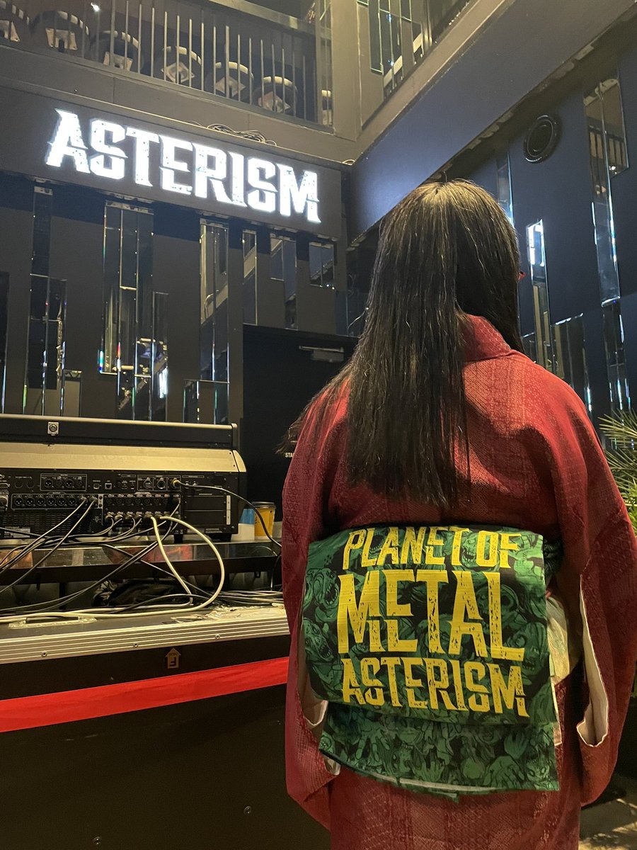 shinobu_fu's tweet photo. 背景かっこよくしてもらった⁽(´꒳`* )⁾
#ASTERIS #風呂敷 https://t.co/2shCWStGvJ