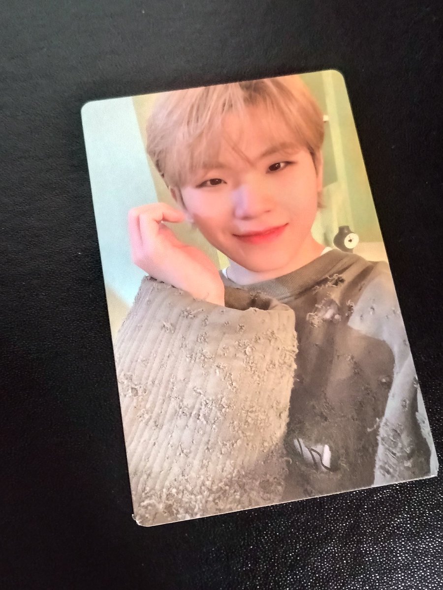 0604svt's tweet photo. #wonurieebentables | 11.11 sale wts lfb ph seventeen woozi 

65php

—mop: gcash/maya 
—mod: jnt delivery 
—dop: nov 20,2024 
—onhand ready to shipped.
—10/10 condi 
—mine to claim

help rt https://t.co/UegzNdIZlE