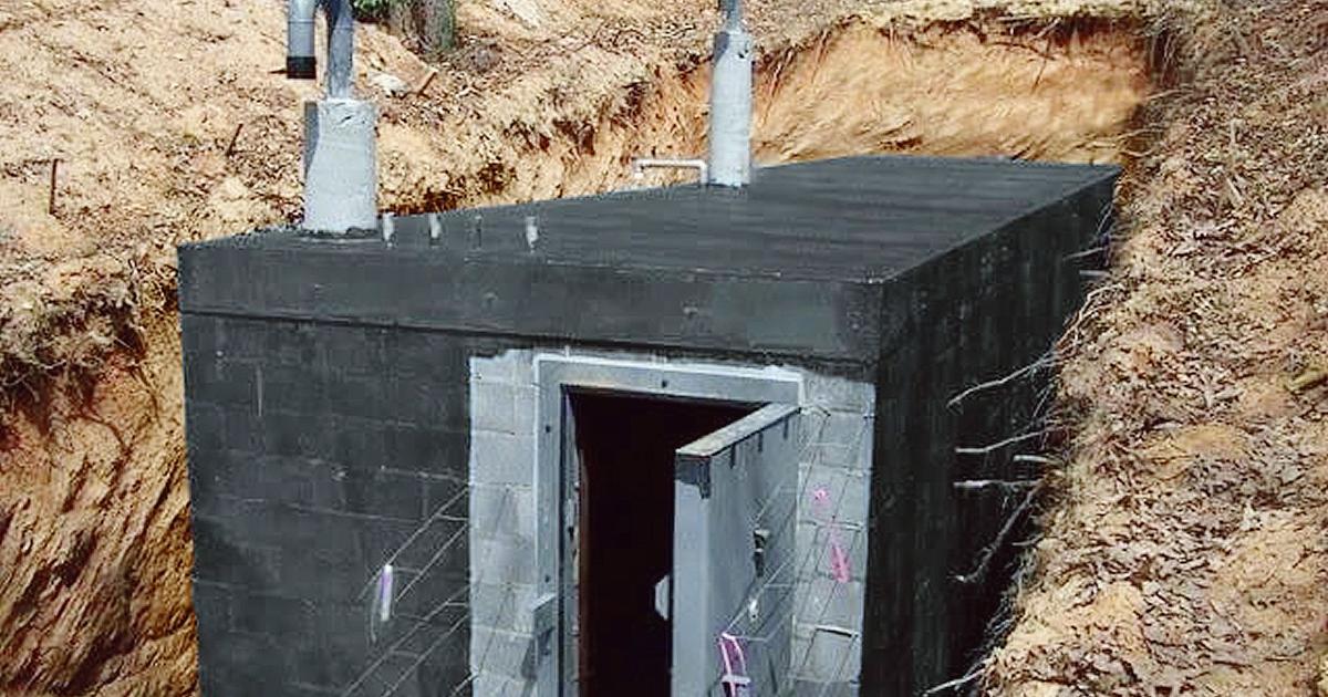 MaxiBernard_'s tweet photo. Suite à l'élection de Trump, j'ai décidé de me faire construire un bunker et d'y vivre jusqu'aux prochaines élections américaines.
Les travaux avancent bien.

#EnsemblePourLaRepublique https://t.co/EWPSCQSD00