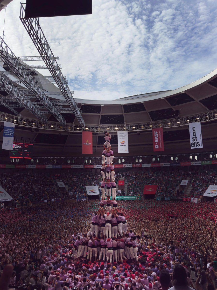 #castellsenxarxa El millor castell de la temporada és el 3d10fm de la <a href="/JoveDeTarragona/">Colla Jove de Tarragona</a>!!! És el primer castell de 10 descarregat de la història per part d'una colla tarragonina a Tarragona!!