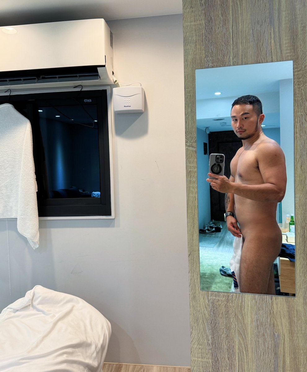 Fredwang076's tweet photo. 週末了 該收收心囉～
#身材紀錄 #body #man https://t.co/KAJwbMWc7l