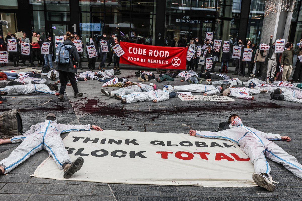 coderoodrouge's tweet image. TotalEnergies is a greenwashing champion. But make no mistake! Total spends two-thirds of its investments on oil and gas. They also supply fuel to the IDF, supporting genocide in Gaza and ethnic cleansing in the West Bank. 🤬