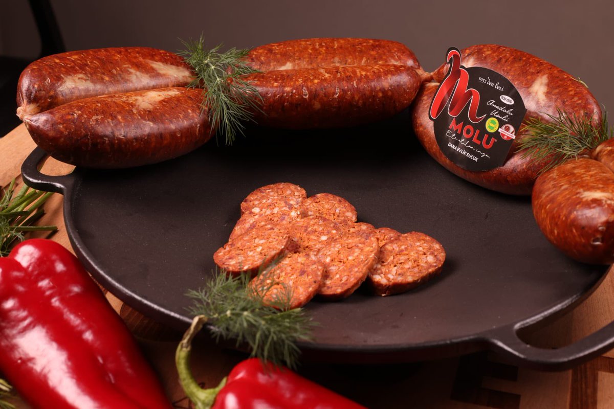 “Anadolu’nun mirasını, Kayseri’nin coğrafi işaretli lezzetini sofralarınıza taşıyoruz. Bizim işimiz, kaliteyi tatla kanıtlamak! Çünkü Molu Et, ete atılan imzadır. 🥩🔥 Kaliteyi fiyatla değil, tatla ölçersiniz. #MoluEt #KayseriSucuğu #Coğrafiİşaretli”