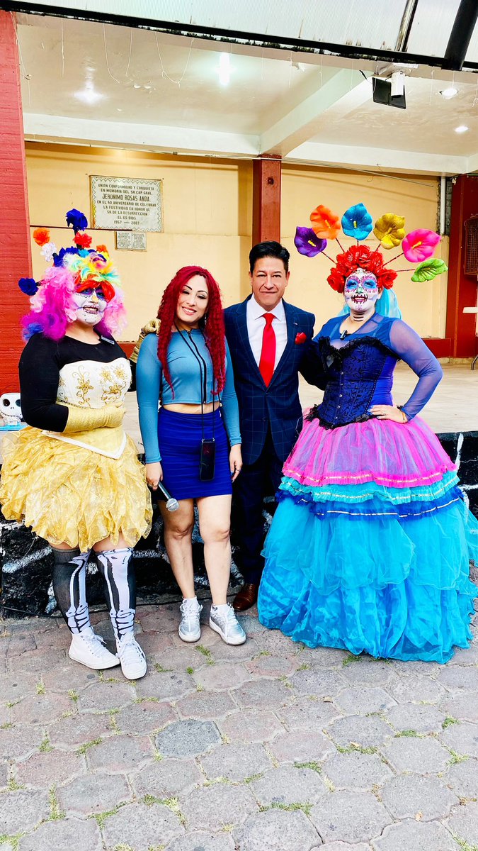 Con gran éxito, #LaRectoríaDeLaResurrección y #LaCompañíaEstrellasDeÉxito presentaron la obra musical La Catrina se Jubila.  Un espectáculo familiar inolvidable con Montserrat González “Monys” y Tania González, bajo la producción de Perlys del Castillo. #TeatroParaTodos