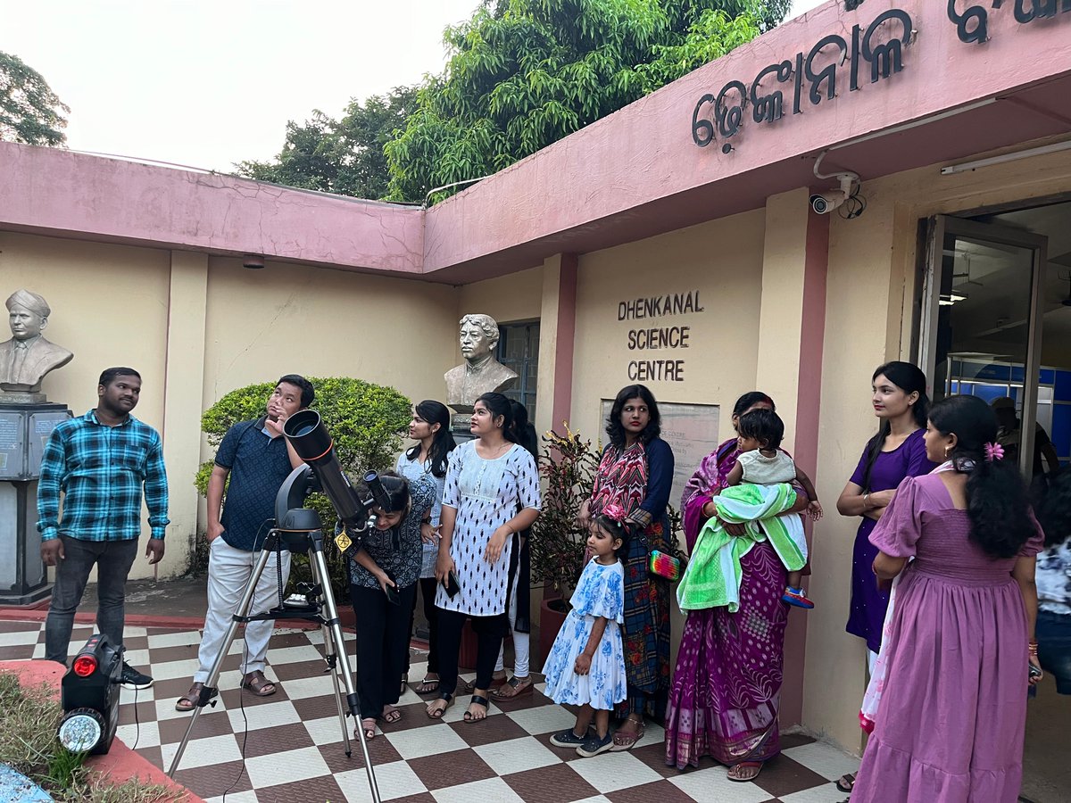FunScienceDkl's tweet image. On the occasion of World Science Day for Peace and Development &amp;amp; ISCSMD today, @FunScienceDkl , a unit of @ncsmgoi , @MinOfCultureGoI of India organised varied programmes in its premise. #WorldScienceDay #ISCSMD #ScienceWorkshop #scienceshow #skyobservation #students #dhenkanal