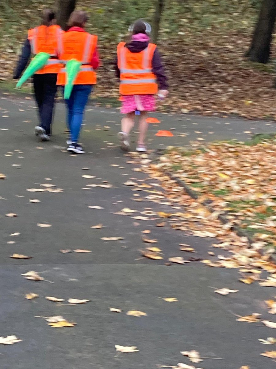 MelPinnington's tweet photo. #AusomeEllie completed her 25th volunteer wearing a tail of her own making @HeskethParkjpr today
#Hoorayforjuniorparkrun
#tailwalker
#superstar https://t.co/aDW5hLVkV5