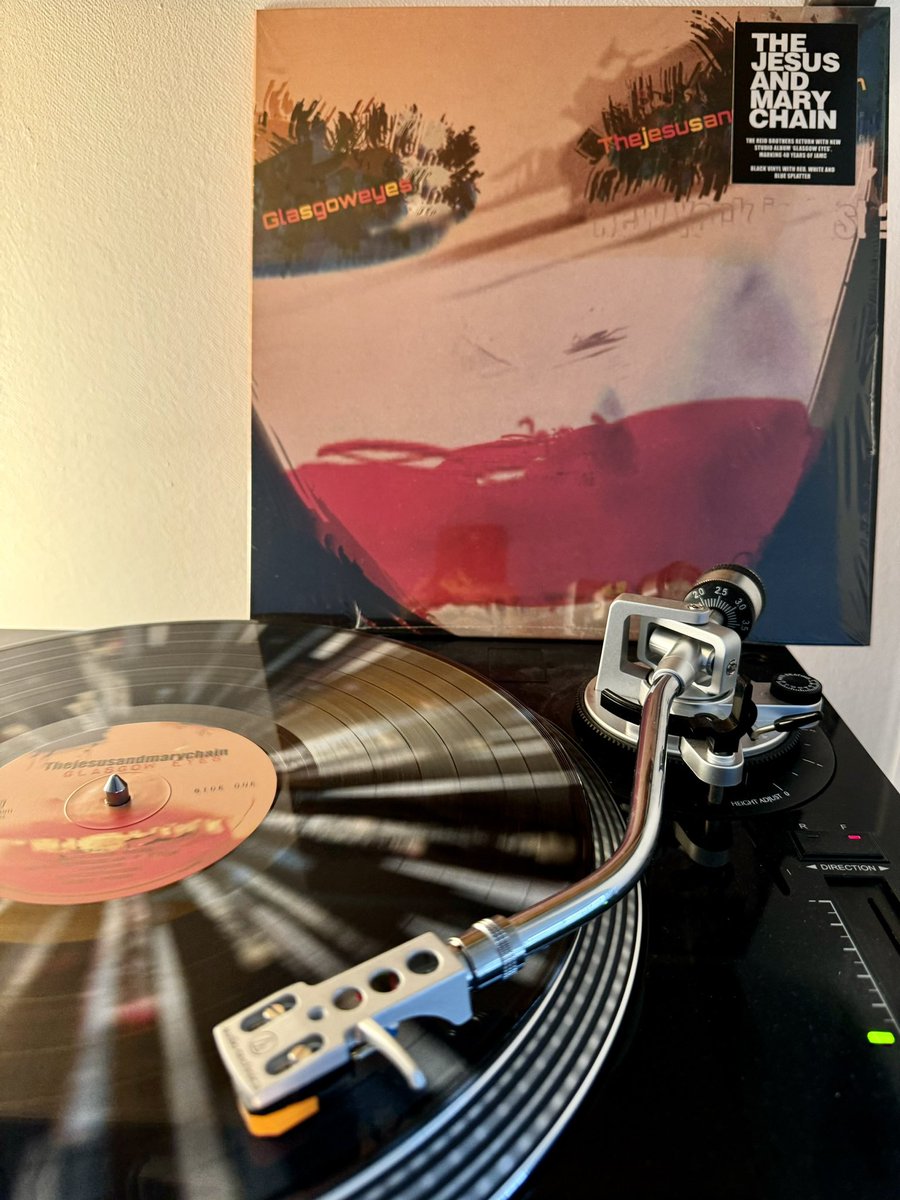 #bestalbums2024 
The Jesus and Mary Chain - Glasgow Eyes (2024)

An excellent return to form for the Reid brothers, who have 40 years of murky noise pop swagger under their belt! 

youtu.be/x3_NOCiRbII