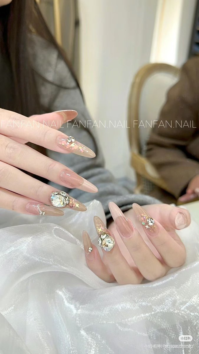 福利姬十一是失野分享的黄推图片2 - 网红私拍内容