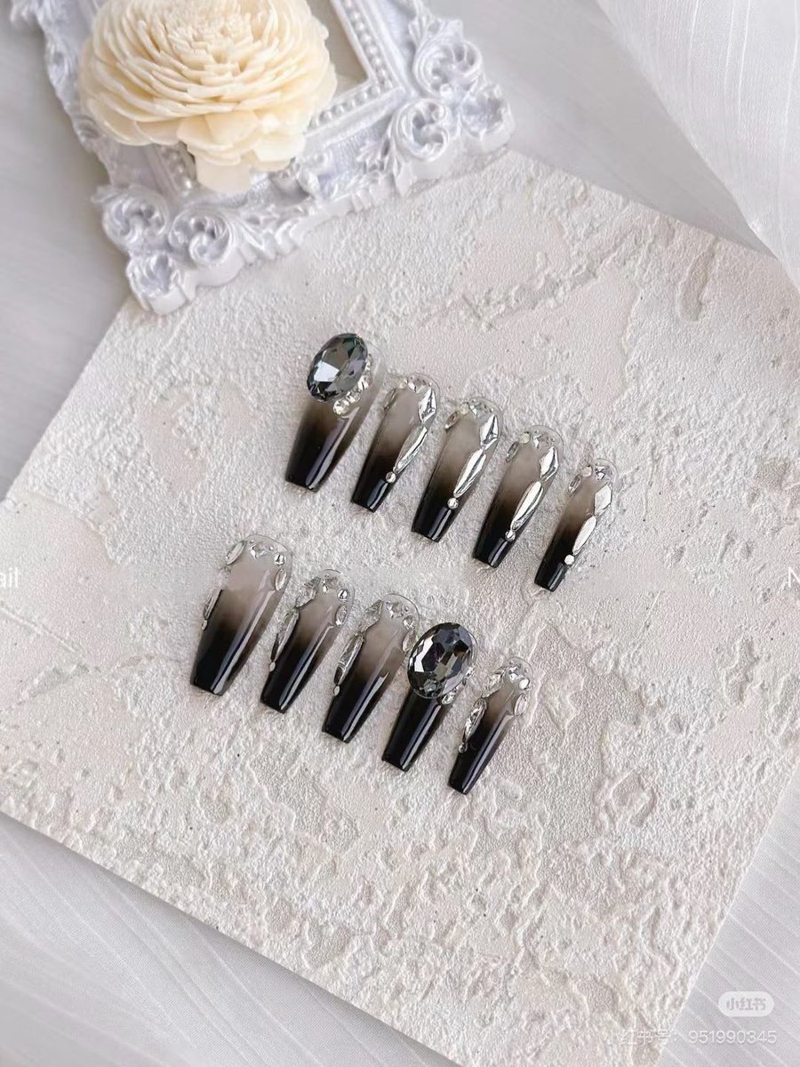 福利姬十一是失野分享的黄推图片4 - 网红私拍内容