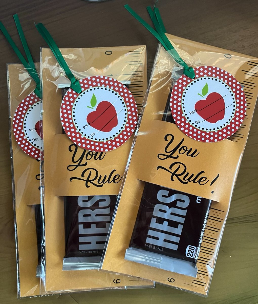 Abiertos los pedidos de detalles para Día del Maestro.  📲6676-4125