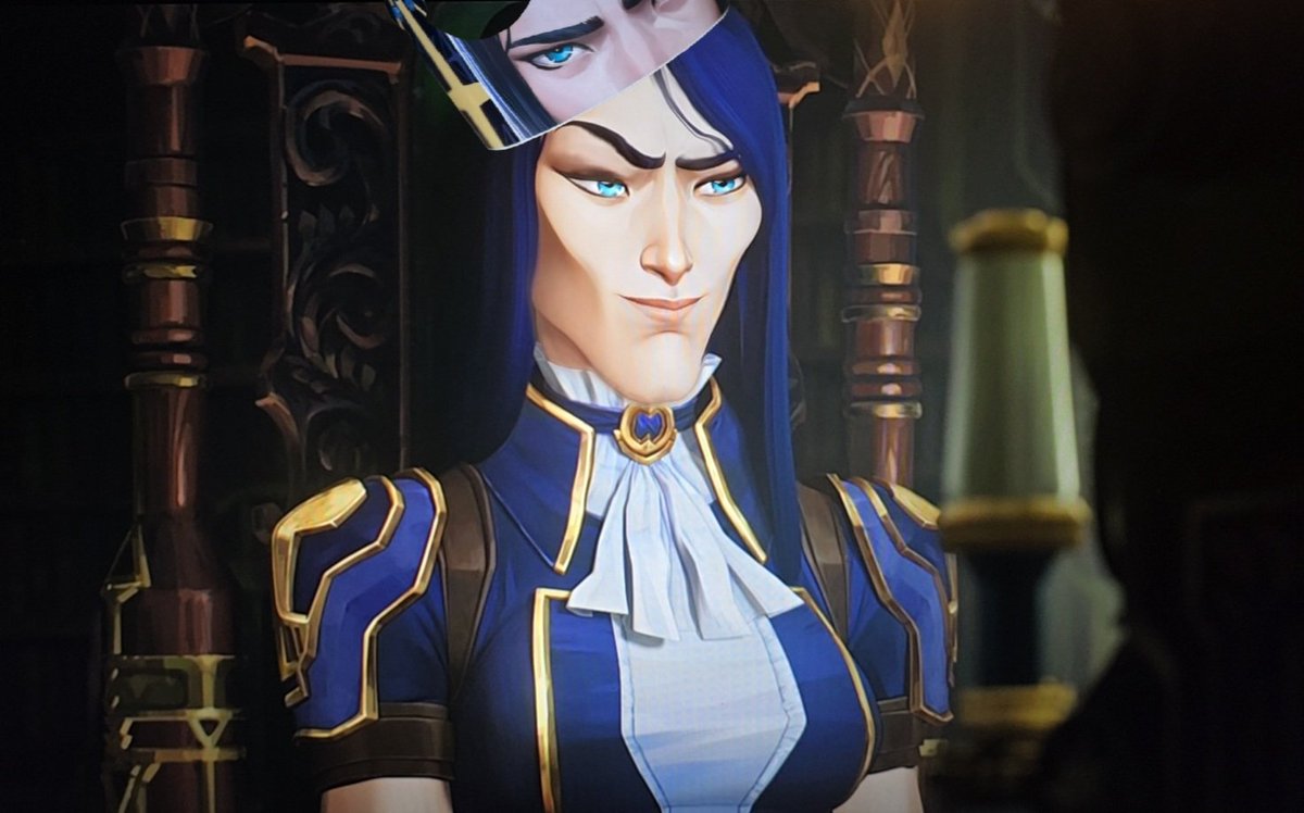 breadthulhu's tweet image. "Mum said it's my turn with the @BurgerKing crown." Heavy is the crown indeed... #ArcaneSeason2