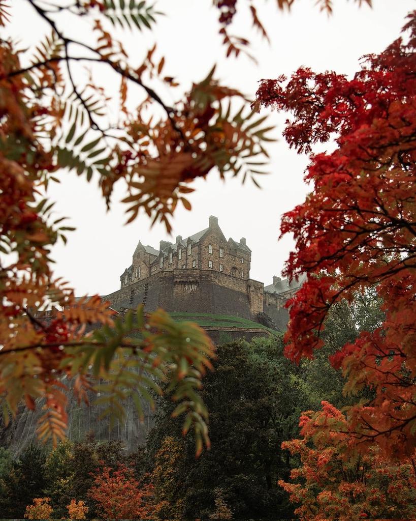 visualtherapy0's tweet image. Edinburgh 🍂