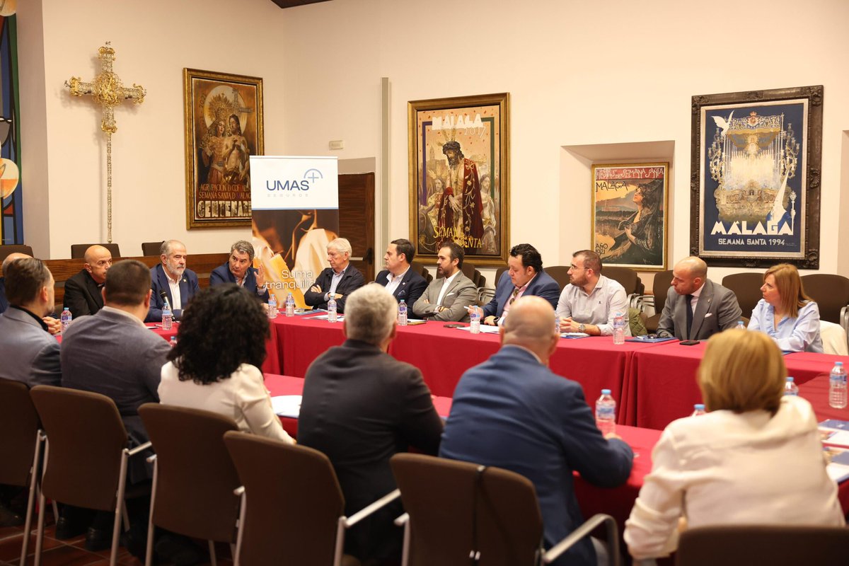 En el día de ayer tuvo lugar el Encuentro de Presidentes de Agrupaciones y Consejos de Hermandades y Cofradías de la provincia de Málaga. Esta jornada histórica estuvo presidida por el delegado diocesano de Hermandades y Cofradías, el Rvdo. P. D. Salvador Guerrero.