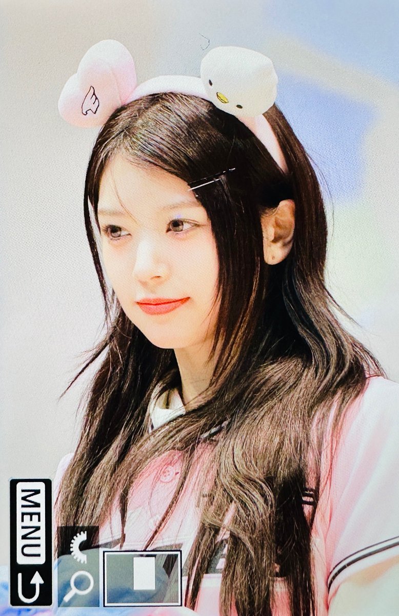20041008_'s tweet photo. 241110 ⚾️🩷

#모카 #MOKA #아일릿 #ILLIT https://t.co/90DiRN76a3