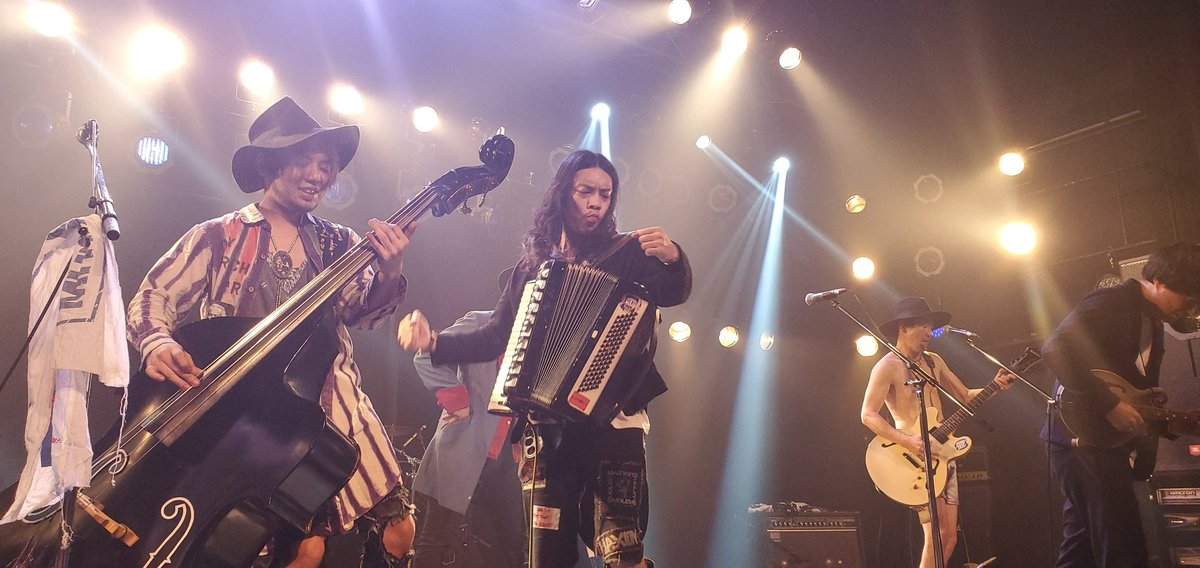 stillcrazymk's tweet image. 楽しいイベントやった～♪
まずフードが美味しい😋
特にこのスパイスカレー👌
drum系列のハコに行くのは数年ぶりやけどやっぱり照明がキレイやね✨
「悪酔いのメリーゴーランド」好きだなぁ～😍

#1Pint treato The Kilkenny