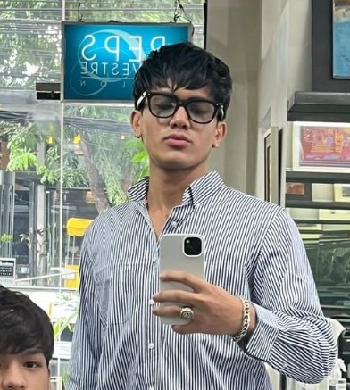 saintjarren's tweet photo. the only moreno na naka glasses that i tolerate #jarrengarcia https://t.co/jNUxu2U6nA