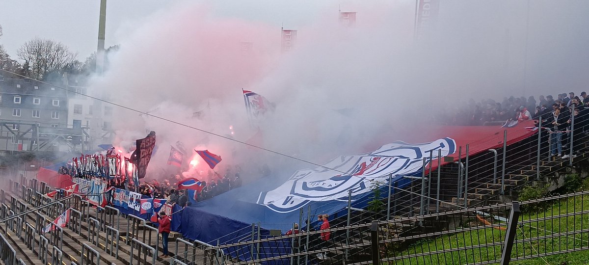 Sascha1982wtal's tweet image. Paar Eindrücken aus dem Stadion #WSVMSV

WSV Ultras