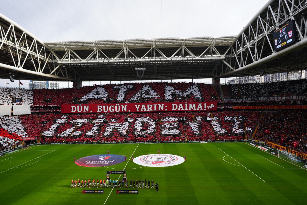 ultrAslanUNI's tweet photo. DÜN, BUGÜN, YARIN; DAİMA! https://t.co/SYCpUHzpoJ