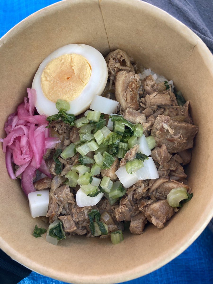 KamiKozena's tweet photo. 今が食べごろの『小瀬菜だいこん』

kamiruさんの
『小瀬菜魯肉飯(ルーロー飯)』

本日の加美町秋まつりで
とても美味しいと評判でした。

kamiruさんは、この時期いろいろな
メニューを出しています。

16日は小瀬菜だいこん収穫体験です。
ぜひお出かけください😊 https://t.co/2JECKhHW82