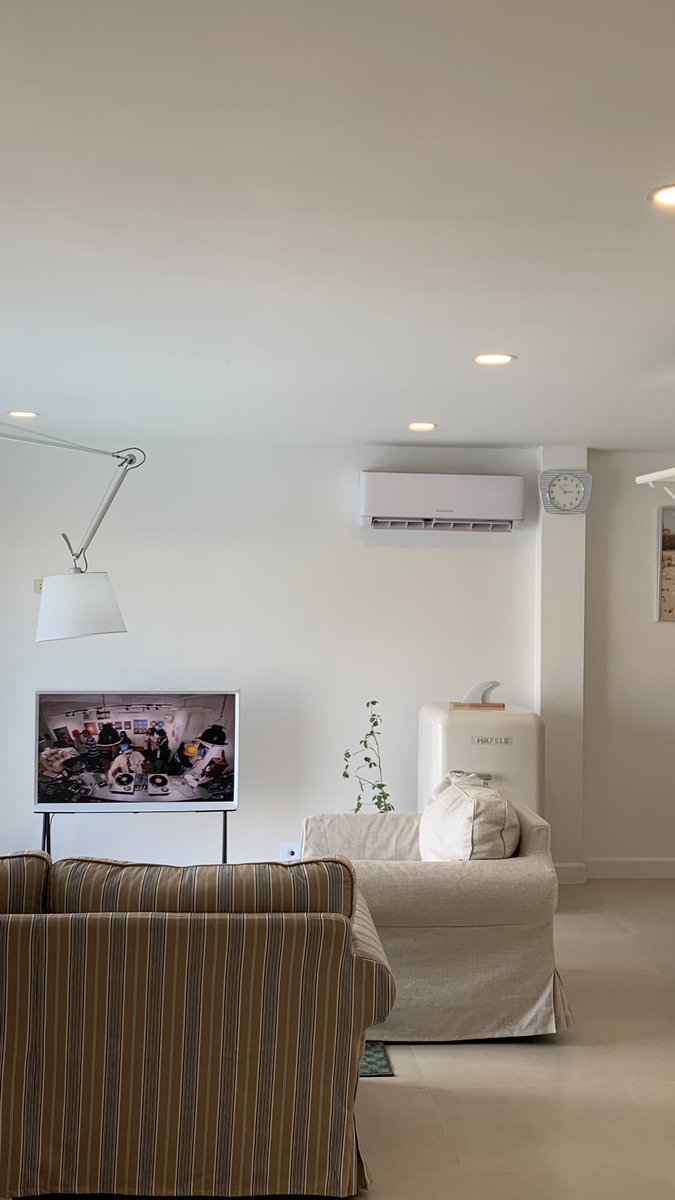 OUAUDAYOFF's tweet photo. something house villa วิลล่าเปิดใหม่ที่ชะอำ บ้านมู้ดเกาหลีมากๆ มุมถ่���ยรูปเยอะ มีครัวจริงจัง พักได้สูงสุดถึง 10 คน มีมุมทำกาแฟเป็น home cafe พื้นที่นั่งเล่นกว้างม��กๆ แนะนำมากๆ จะมากับเพื่อน หรือครอบครัวก็คุ้มมาก ช่วงนี้มีโปรเปิดบ้านใหม่อยู่ รีบทักไปจองกัน ทาง ig ได้เลยน๊า ✨🥂🫶🏻 https://t.co/BVE2gRKKKf