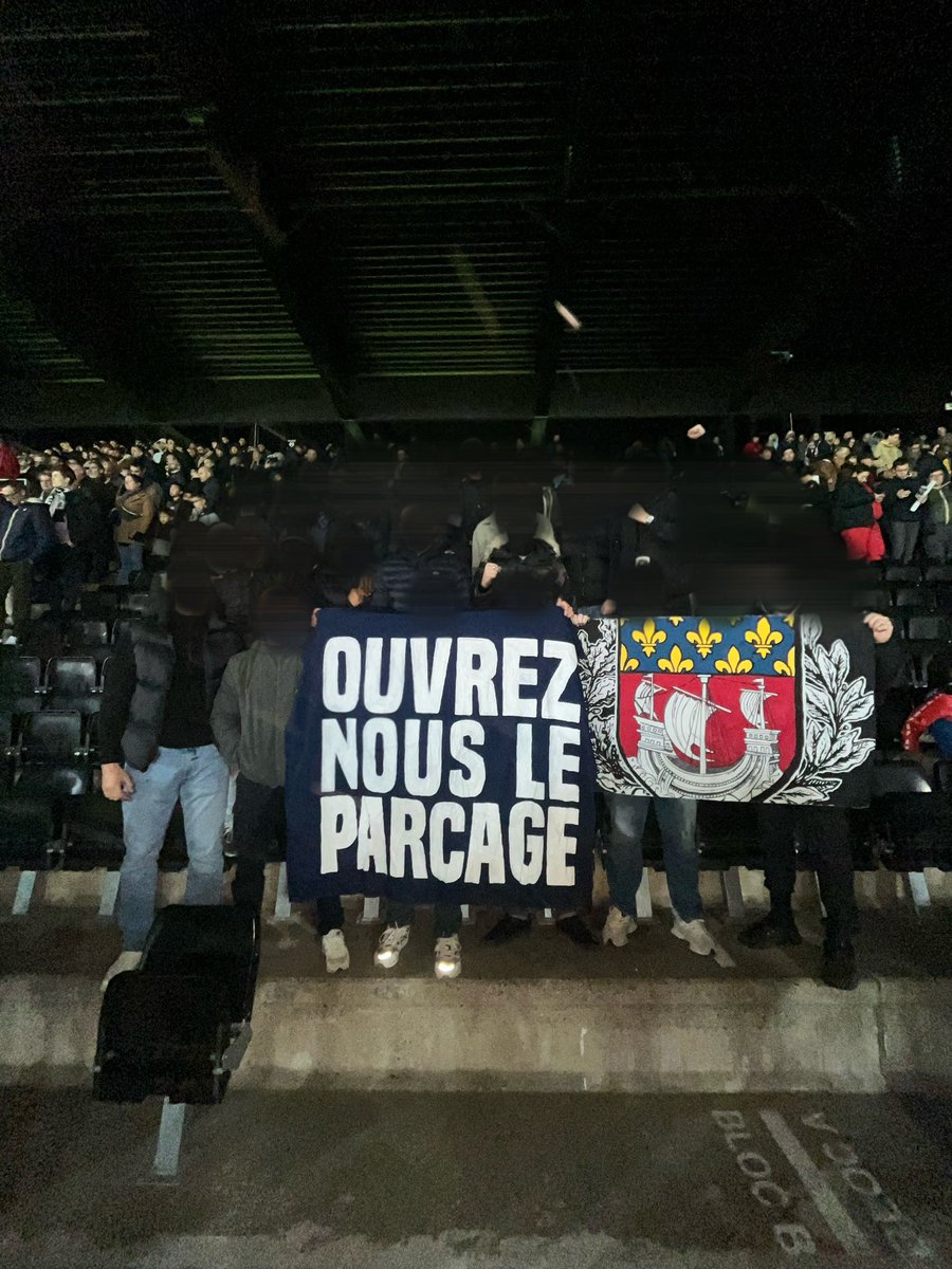 sparisiens1970's tweet image. ANGERS - PSG 09/11

OUVREZ NOUS LE PARCAGE 

@PSG_inside @HananeLaqraa