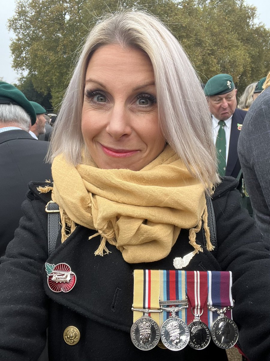 Chinook Crew Chick tweet media