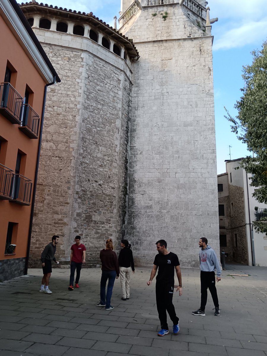 📸 Matí de germanor: partit de saco, assemblea i vermut.

Molt aviat tindreu notícies nostres perquè tenim novetats.