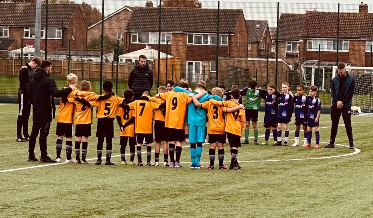 Lest we forget... 🟠⚫️🕯🙏🏵

<a href="/SurreyFootball/">Surrey Youth League</a>

#RemembranceSunday