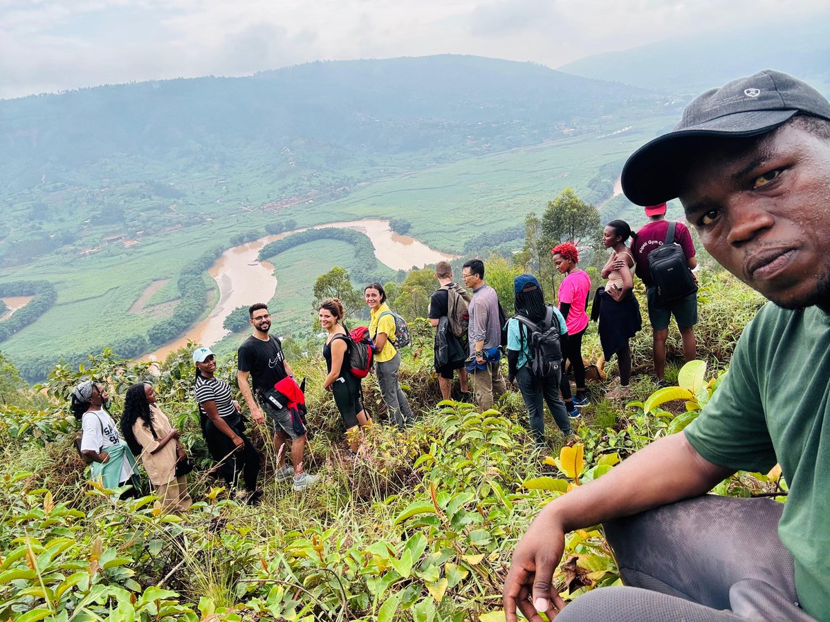 TourismloversRw's tweet photo. Mount Gihara #hike with views of the river Nyabarongo.
Well done to ALL the brave Tourismlovers 💚🥾🌧️🤩🥳✌🏼
#visitrwanda #visitrwandanow #1000hills #1000hikes #kigalicountryside #kigalioutdoors #kigalihills #hikingtours #hikinginkigali #hikinginrwanda https://t.co/bRDLKjV3WN