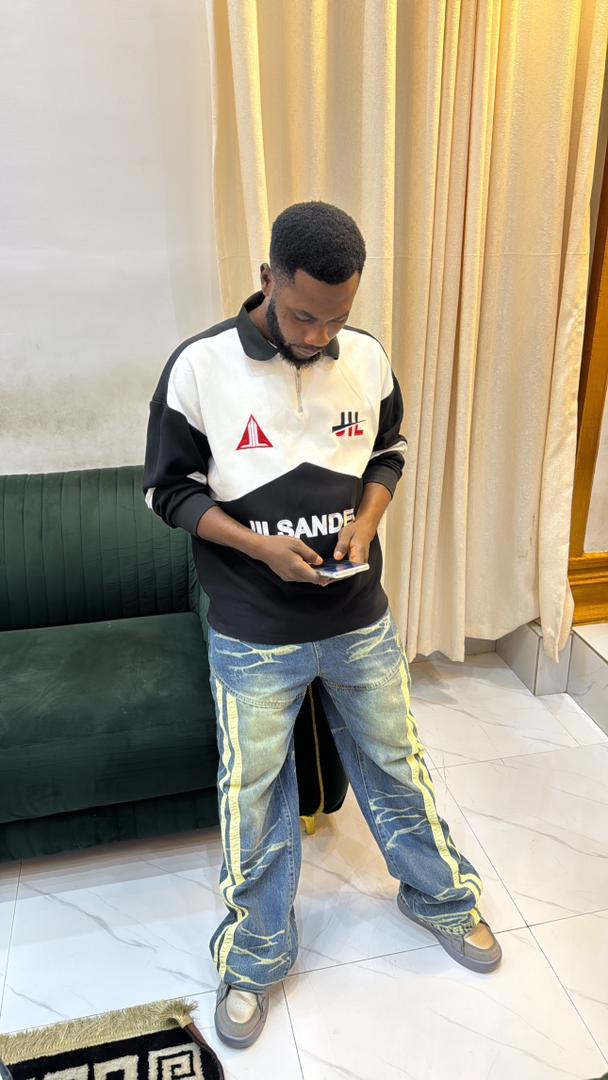 maroglobile's tweet photo. oluwa bless my hustle https://t.co/70e1Jr0svy