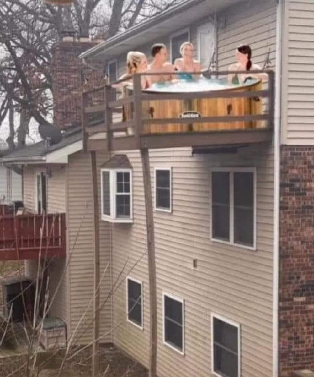 This picture best describes the soon to be short lived celebration going on at the MAGA circus.